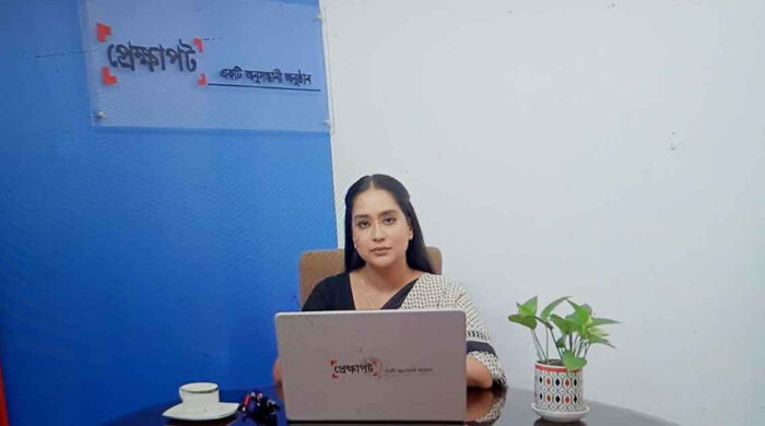 অনুসন্ধানী অনুষ্ঠান ‘প্রেক্ষাপট’ উপস্থাপনায় মম